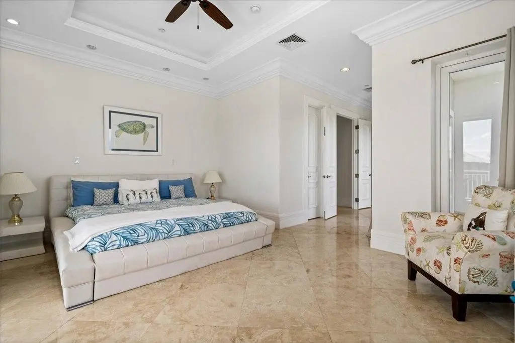 Квартира, 3294 м², 1 550 000$ — FAKTOR